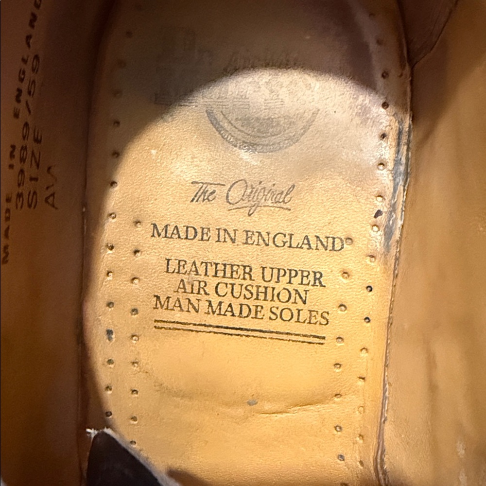 Vintage Doc Martens Navy Wingtip Oxfords men’s size 7 women’s size 9. EUC - Picture 7 of 9